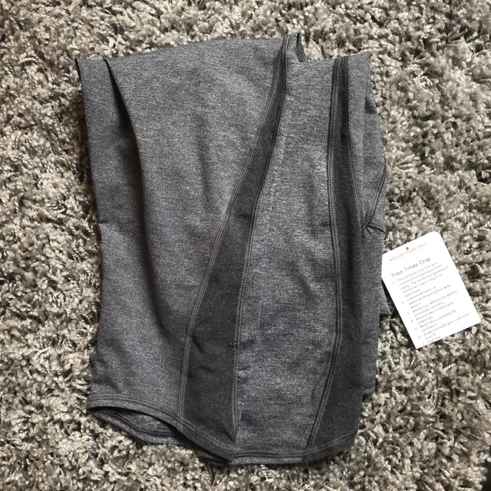 Lululemon crops - Picture 2 of 5